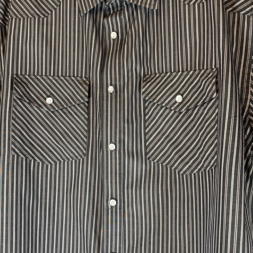 Old Navy Men's Short Sleeve Grey, White Striped Dress Shirt - XXL - Picture 3 of 8